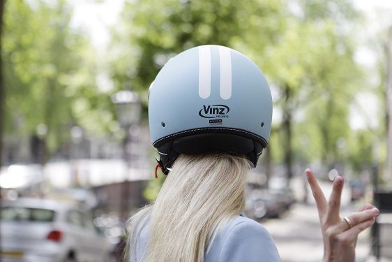 Vanaf welke leeftijd mag een kind achter op de scooter?